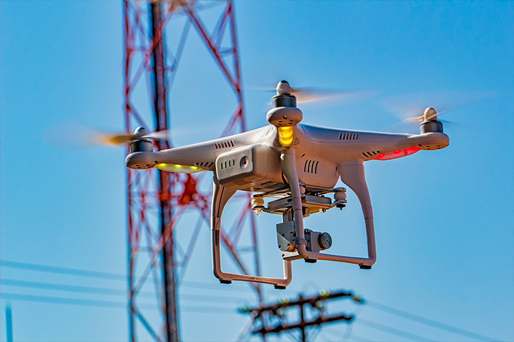 Como é feita a topografia com drones e em que tipo de projeto ela pode ser utilizada?