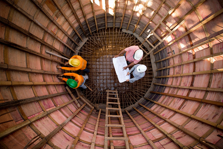 Como o gerenciamento de obras de saneamento é feito?